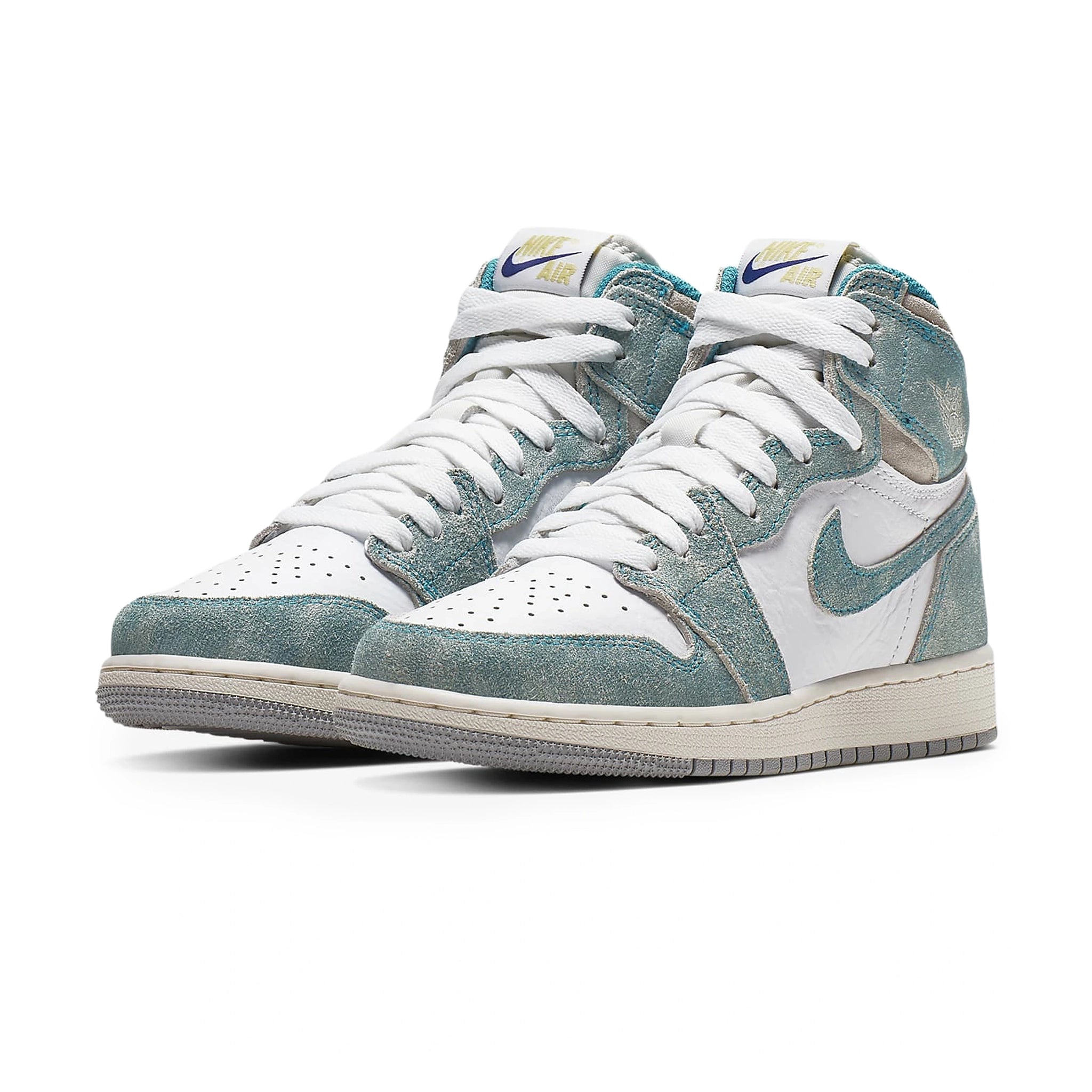 Front side view of Air Jordan 1 Retro High OG Turbo Green (GS) 575441-311